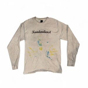 Kundendienst Cream Long Sleeve Tee with Artistic Design